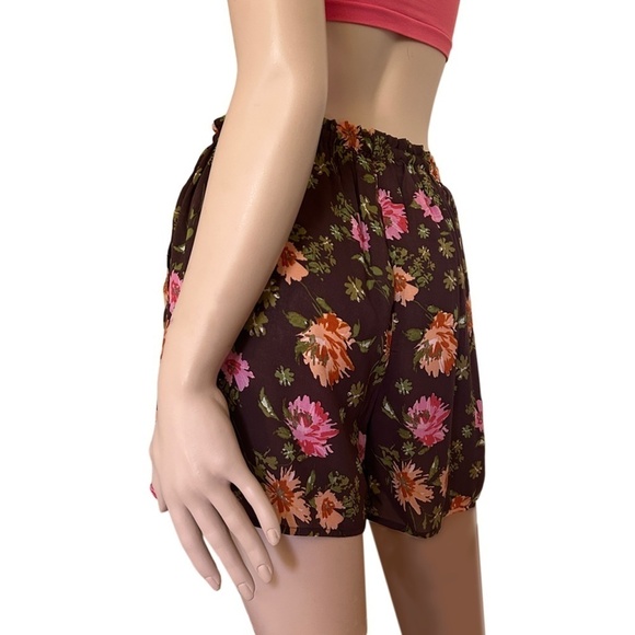 Nordstrom DR2 Floral Leisure Shorts 100% Rayon Lightweight NWOT Ruffled Waist - Picture 8 of 13